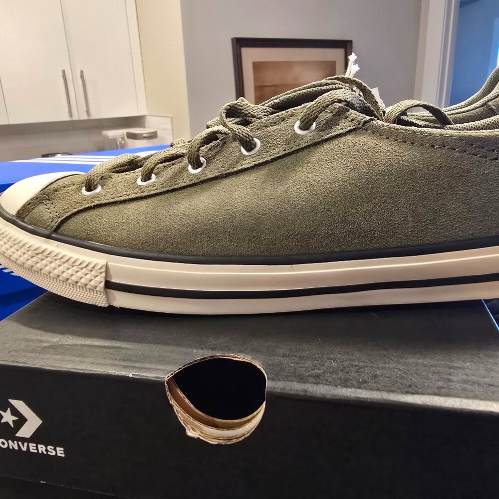 Woman's Shoes Converse Chuck Taylor All Star Dainty Suede Size 9 Khaki Green NEW